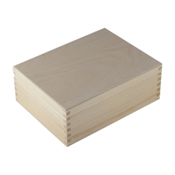 Drewniane pudełko, prezent niezbędnik małżeński.